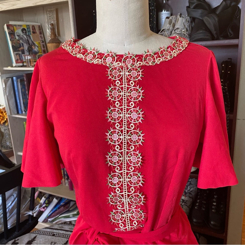 Women’s Size Large Embroidered Detail Dress. Brand New!
